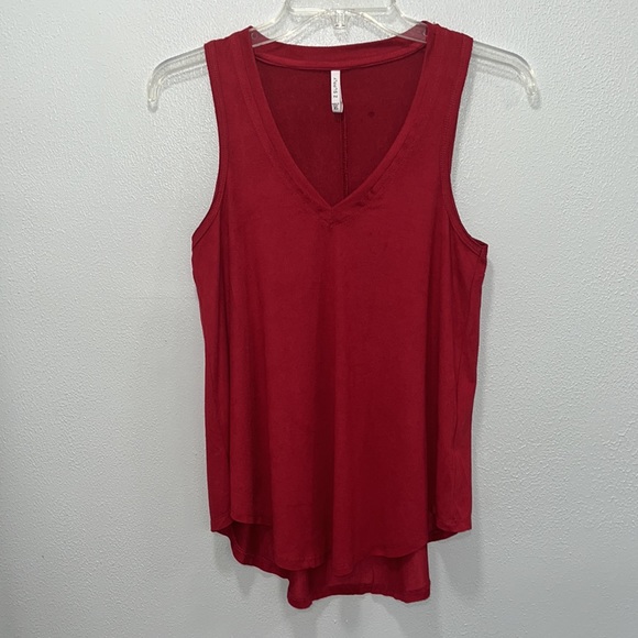 Z Supply Sleeveless Top Red Solid V-
Neck Top XS - Picture 5 of 5